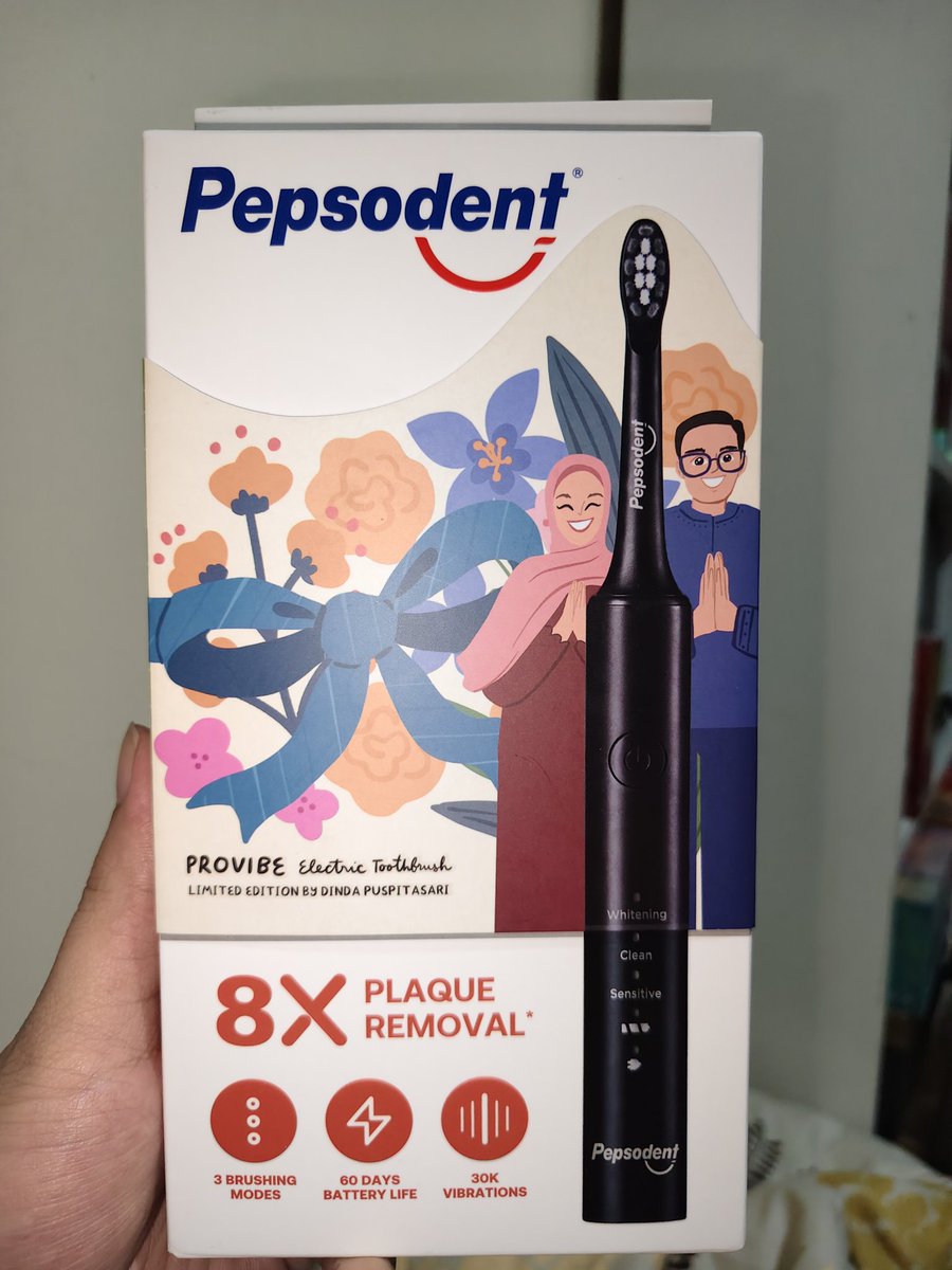 TechmenID's tweet image. Udah 5th'an pake sikat gigi elektrik dari Oral-B seri Pro 4000, kemarin coba beli Pepsodent Provibes niatnya buat dipake sementara sambil galau pengen upgrade ke Oral-B seri baru
Abis pake sekali langsung pengen balik ke Oral-B 😅😅
Ada yg pake Oral-B juga?? Pake seri apa?