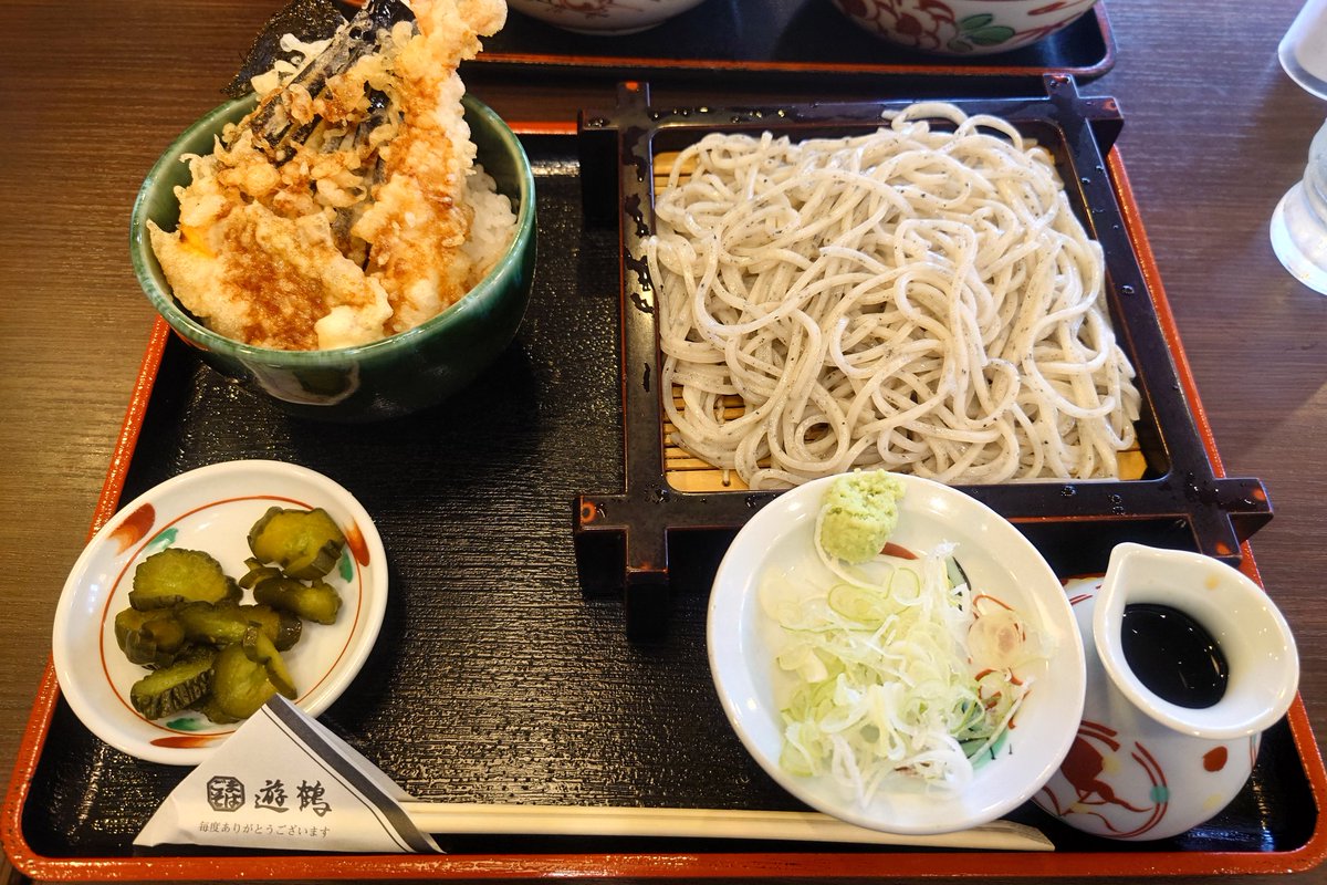 今日はおそばからスタート！友達の分も貰って食べたけど全部おいしかった🐷笑
夜は久しぶりのワンホワ！楽しみー😆