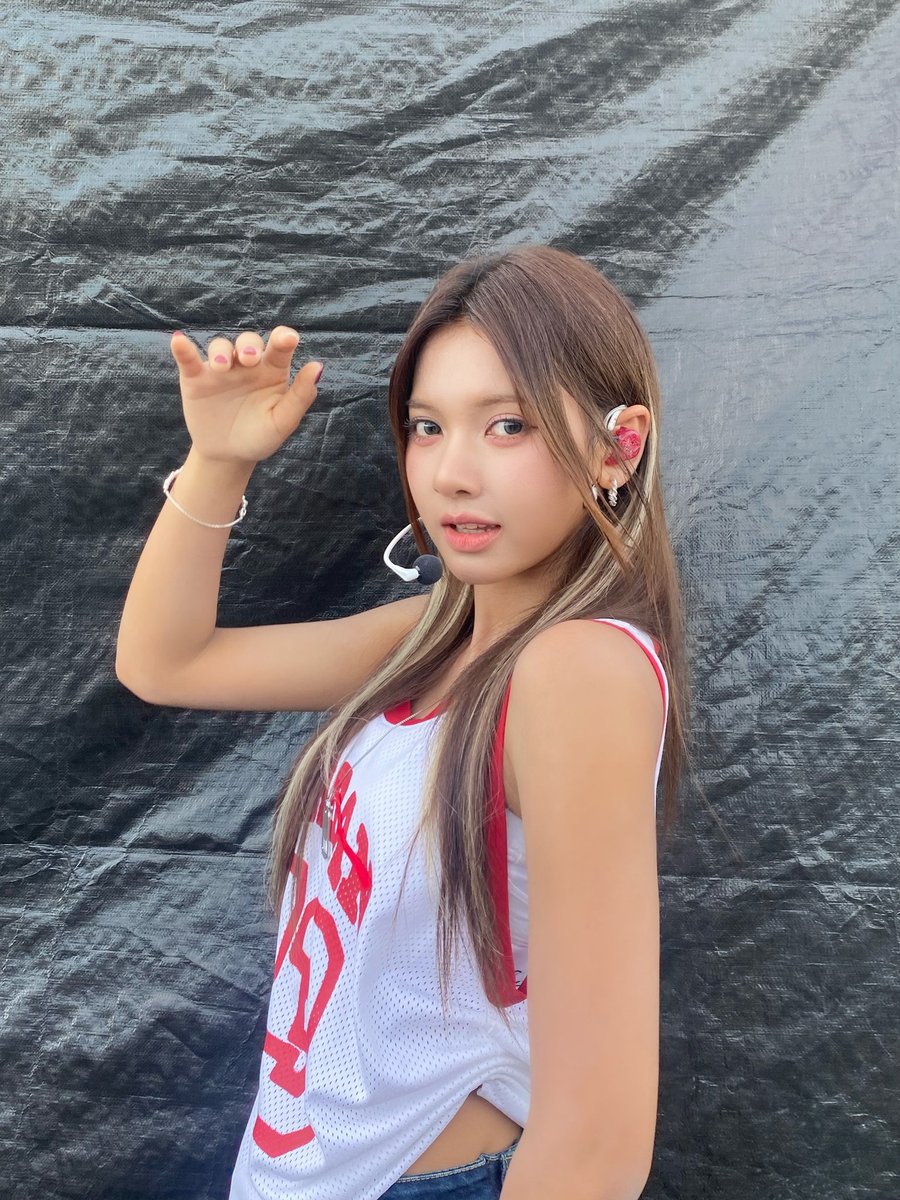 카니 굿즈 목업