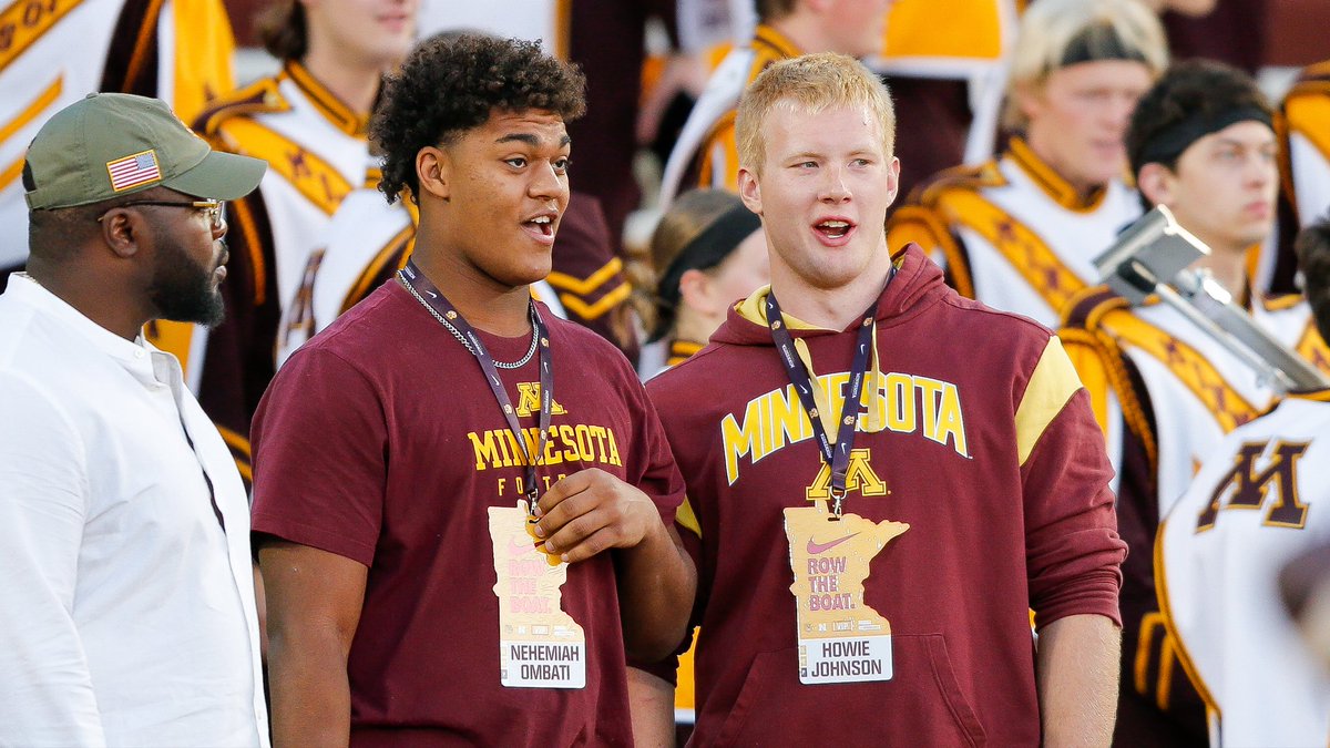DanOwenMN's tweet image. Photo Gallery: The #Gophers played host to a slew of current commits and priority recruits for the Friday night showdown against Nebraska.
247sports.com/college/minnes…