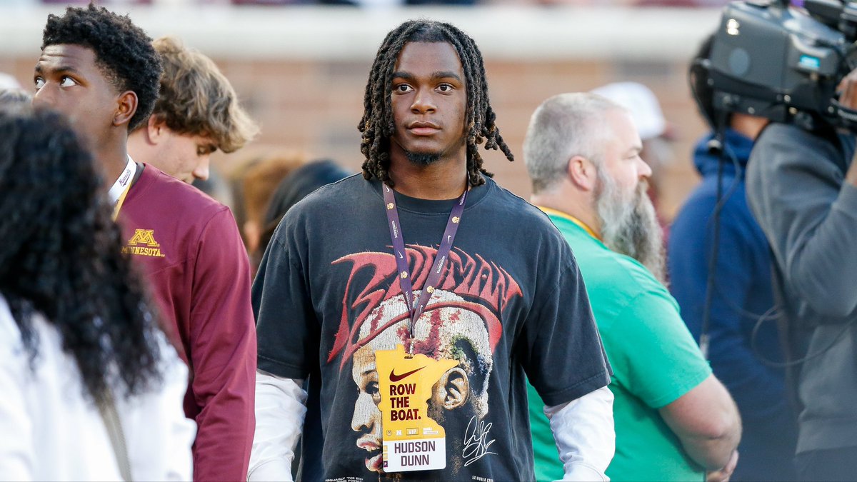DanOwenMN's tweet image. Photo Gallery: The #Gophers played host to a slew of current commits and priority recruits for the Friday night showdown against Nebraska.
247sports.com/college/minnes…