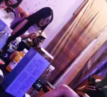 #合肥 #站街 #扫街
瑶海区定远路与凤阳东路交口往西，凤阳路上几家店，都有活，200-300。