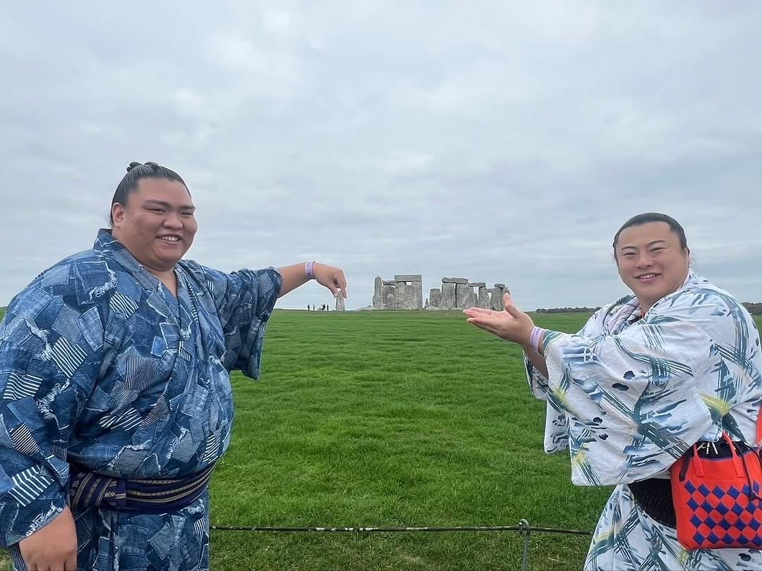 The thousand year old sport is kicking it in front the thousand some year old monument. #londonsumo #stonehenge
