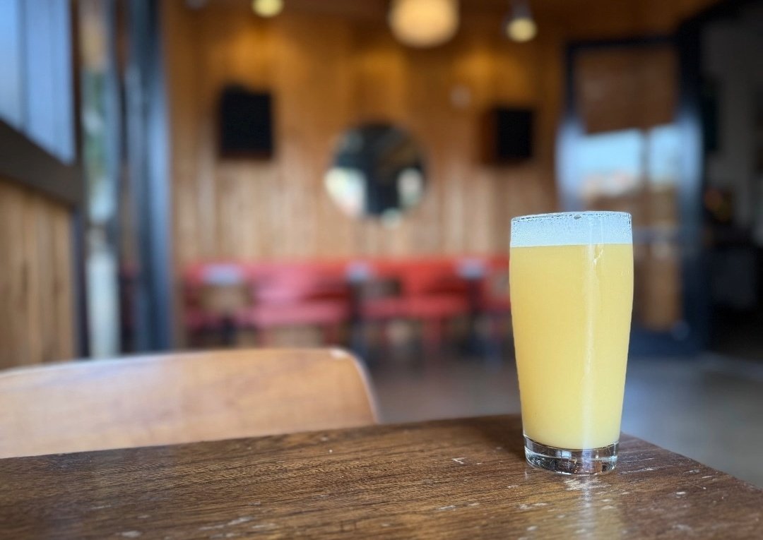 New Hazy on draft just in time for the weekend! Master of the Universe is a 6.5% hazer loaded with Mosaic + Nelson Sauvin hops before it's finished off w/Skyfarm clementine terpenes from Abstrax Hops. 😍