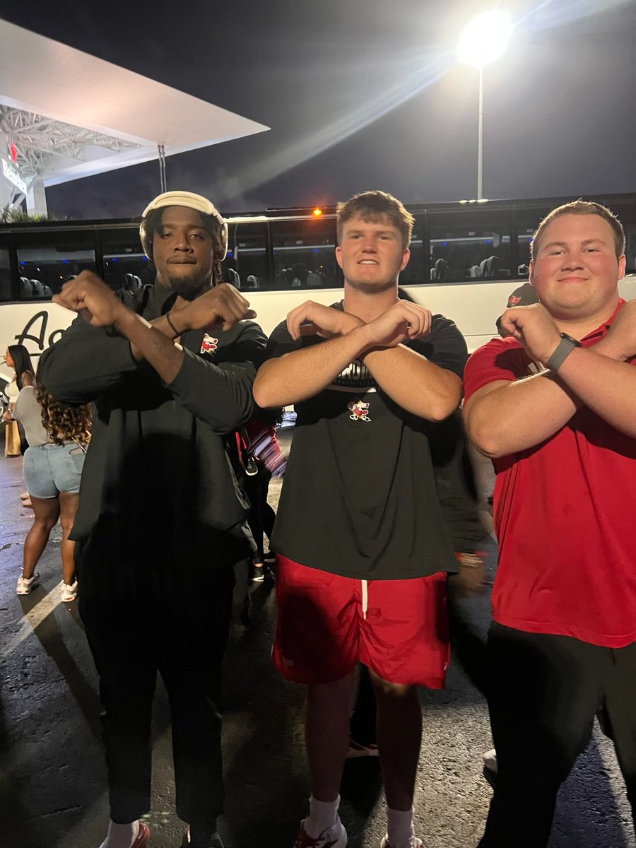 Not sure how ⁦<a href="/Jaxonpanariello/">Jaxon Panariello</a>⁩ missed the “bus lot” photo op, but here’s 3 of our guys enjoying a victory in Miami. Congrats ⁦<a href="/BigMicgetbusy/">Micah Carter #99</a>⁩ ⁦<a href="/ham_atkins81/">Hamilton Atkins</a>⁩ ⁦<a href="/CarterGuillaum1/">Carter Guillaume</a>⁩