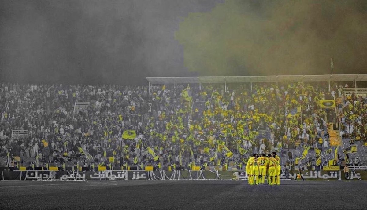 صبحهم بالخيير💛💛
الي ماحجز وش يحتري ؟
#سند_التعاون_جمهوره 💛🐺
