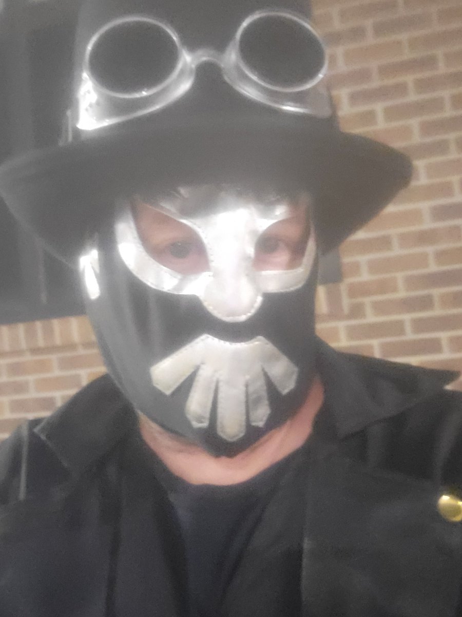 Tonight, our down town has a Boos and Brews event.   Busted out my costume to see how it feels.  I can't wait to start performing again!