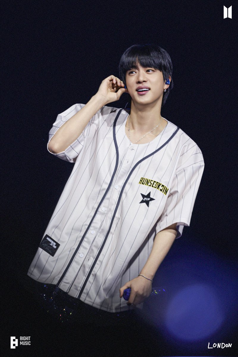 I’m voting #Jin for the #2025MAMAVOTE