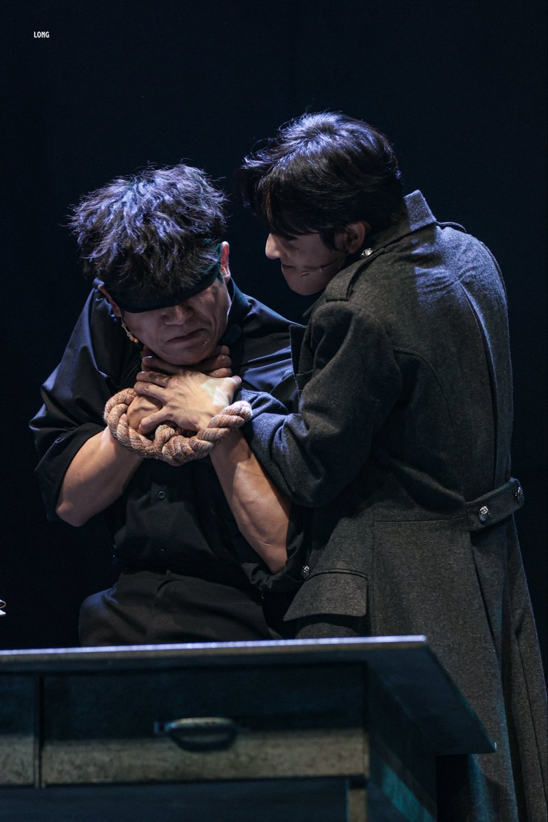 251018 데카브리 낮 스페셜 커튼콜

미하일 ㅣ #정휘
아카키 ㅣ #김찬종