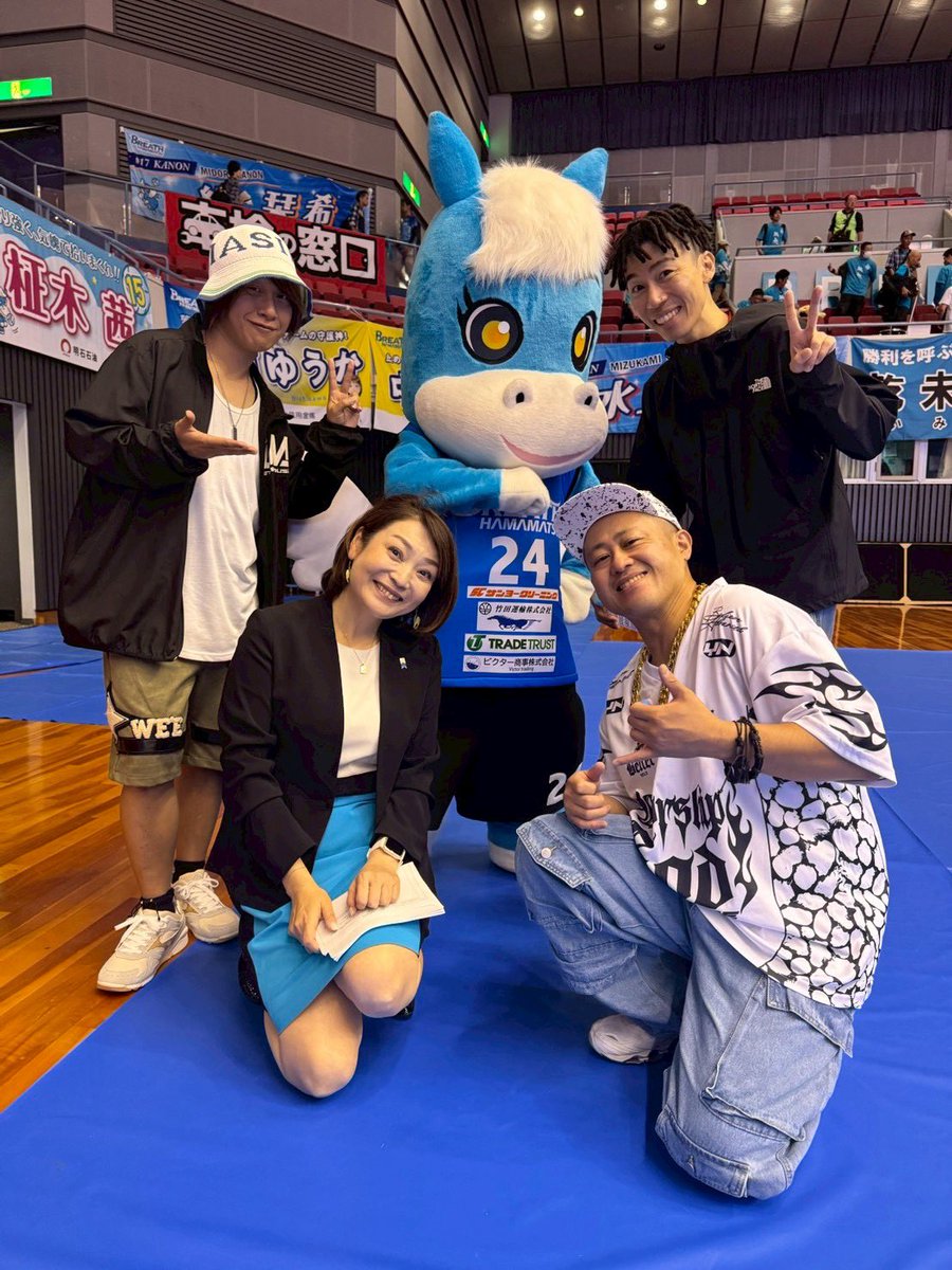 2025-26 V.LEAGUE WOMEN 
ブレス浜松開幕戦🏐🙌

2年連続で歌わせていただきました！

昨季王者として臨んだ開幕戦。悔しいストレート負けでしたが、これもひとつの越えなければいけない壁として、今季の「跳越」を期待してます！！