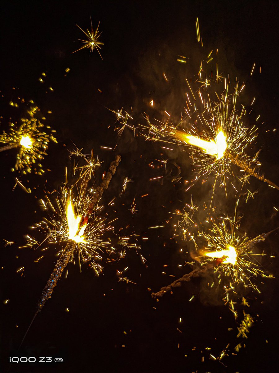 _CodeWizard's tweet image. An old pic from #iQOOZ3
