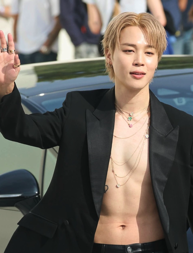 AboutMusicYT's tweet photo. Jimin of BTS has generated $33.8M in Media Impact Value (MIV) following his appearance at Paris Fashion Week (via Launchmetrics).

It's the highest MIV for a kpop artist across all major fashion weeks. https://t.co/Rx5ZgYyqXm