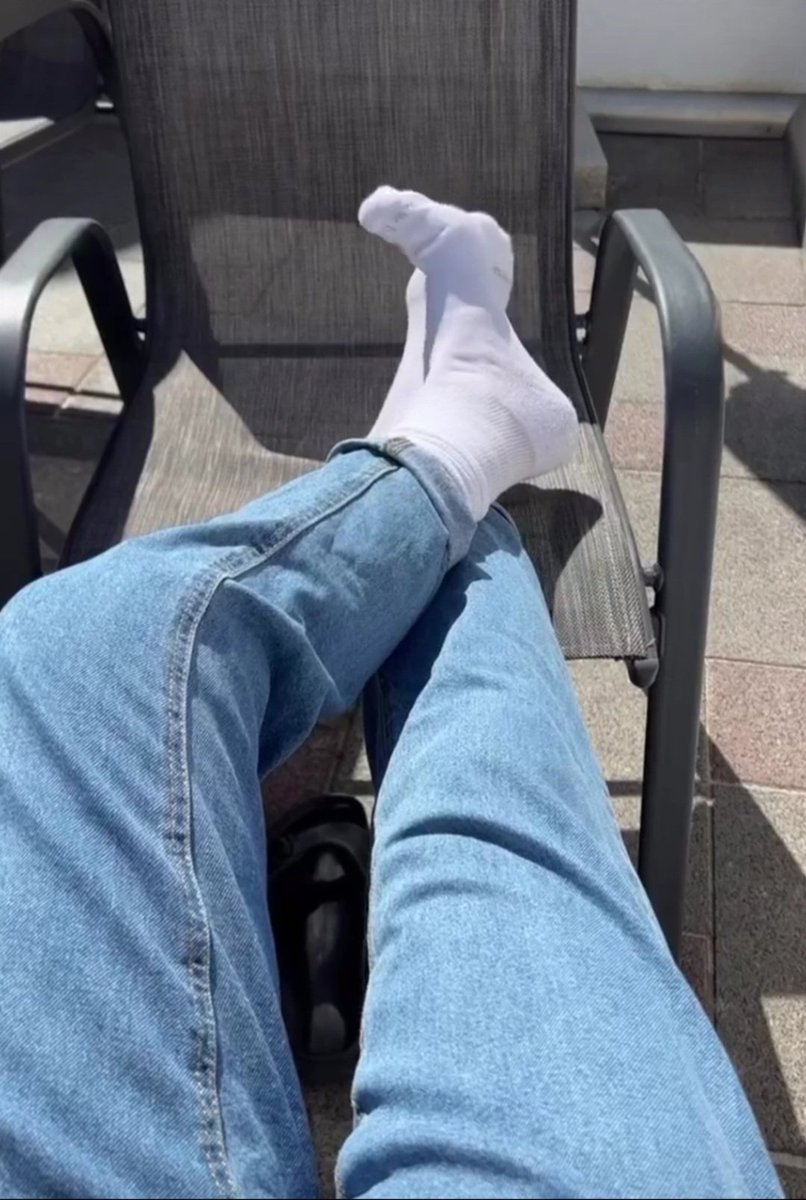 Ben,
Keyfim,
Keyfimin kahyası toplaştık ne olacak bizim bu aşksızlık, yalnızlık durumları onları konuşuyoruz.😄😁😆
Eşlik etmek isteyen olursa buyursun lütfen. Daha çok yerimiz var😉