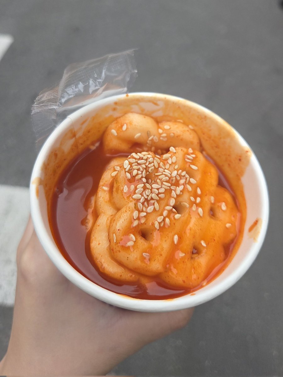 야이댕로거주민들아 이런거판다고왜얘기안해줌
꽃분모자컵떢볶이
📍블랙라인커피 댕로점