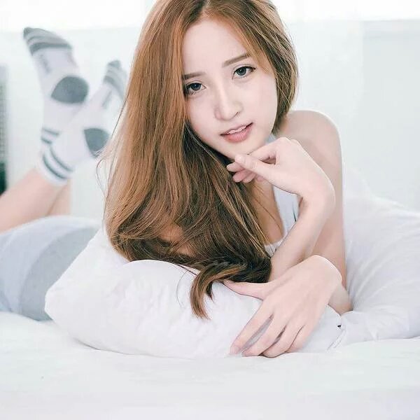 mikezhang888's tweet image. Sharing four pictures of attractive busty beauties with my fans.