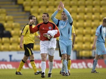 2008 | Steven Milne scores St Johnstone's goal in a 1-0 win away to Livingston in Division One. 
🎬&gt; youtube.com/watch?v=ZowXVZ…