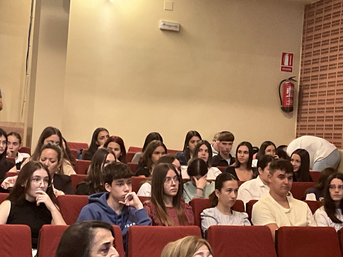 Victorino Mayoral: "Los de la 'ley de concordia' son herederos de quienes vencieron sin usarla. Concordia es Don Manuel Azaña: 'Paz, piedad, perdón'."
"No hay educación democrática sin ser sensible a la memoria."
<a href="/50enlibertad/">España en Libertad</a> <a href="/SE_MemoDemo/">Secretaría de Estado de Memoria Democrática</a> #EducarEnMemoria #MemoriaEsDemocracia