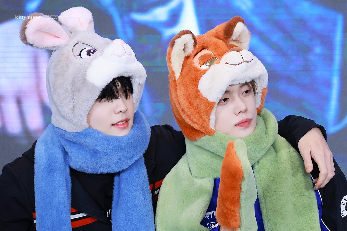 아 ㅋㅋ 지하철 빨간마스크 등장