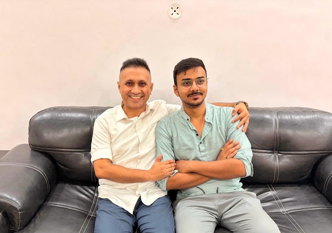 AkashPraty28315's tweet photo. बक्सर मे बीजेपी प्रत्याशी पूर्व IPS आनंद मिश्रा जी से मुलाक़ात और विशेष इंटरव्यू के दौरान कई प्रेरणादायक बातें सुनने को मिलीं।
@Citypost_live
#BiharElection2025 #BiharPolitics #Buxar #Bihar #citypostlive https://t.co/XgUoA1dhZq