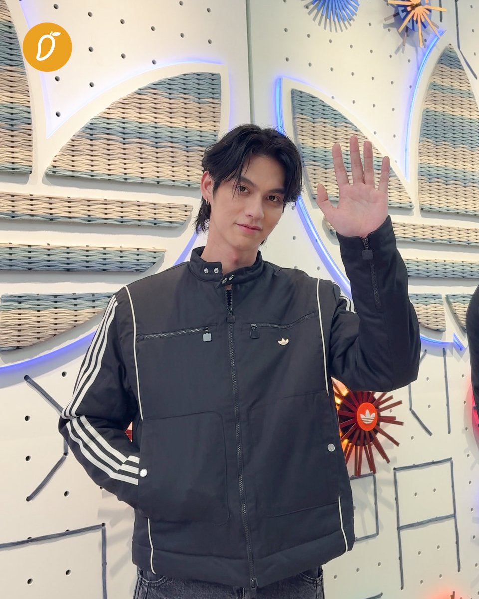 themangozero's tweet image. 👟✨สนุกกับทุกก้าว เลือกไลฟ์สไตล์ที่ใช่ เปิดประสบการณ์ใหม่ไปกับ  #adidasOriginals ที่ Central Park 🛍️ 🤍🖤🔥
.
ขอ 3 คำให้กับไบร์ทสักหน่อยครับ เจ้าตัวบอกว่าวันนี้สำหรับ adidas โคตร OG!🔥😎✨
.
BRIGHT With adidas Style 
#adidasxBRIGHT #bbrightvc