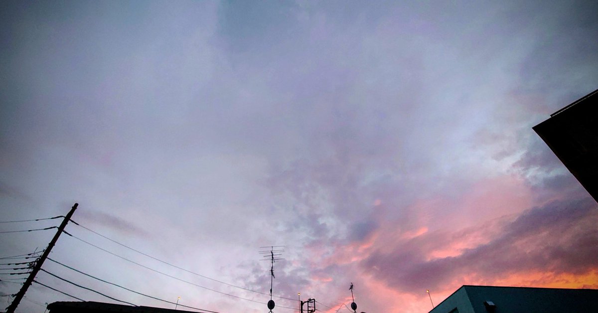 _dee_hii's tweet image. 今日も一日無事におわりました

明日から上の娘ちゃん三泊四日の修学旅行

正直ちょっとだけ心配で淋しい父なのである

本人の前じゃそんな素振り絶対見せないけどね😝

遠くの空が焼けていました

みんなおつかれ

#みんなの風景写真 #空がある風景  #you39RT  #イマソラ