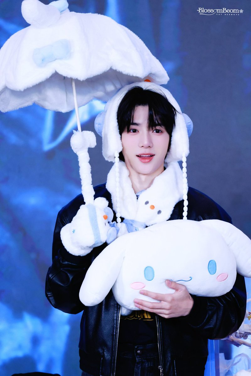 BlossomBeom🌸 tweet media