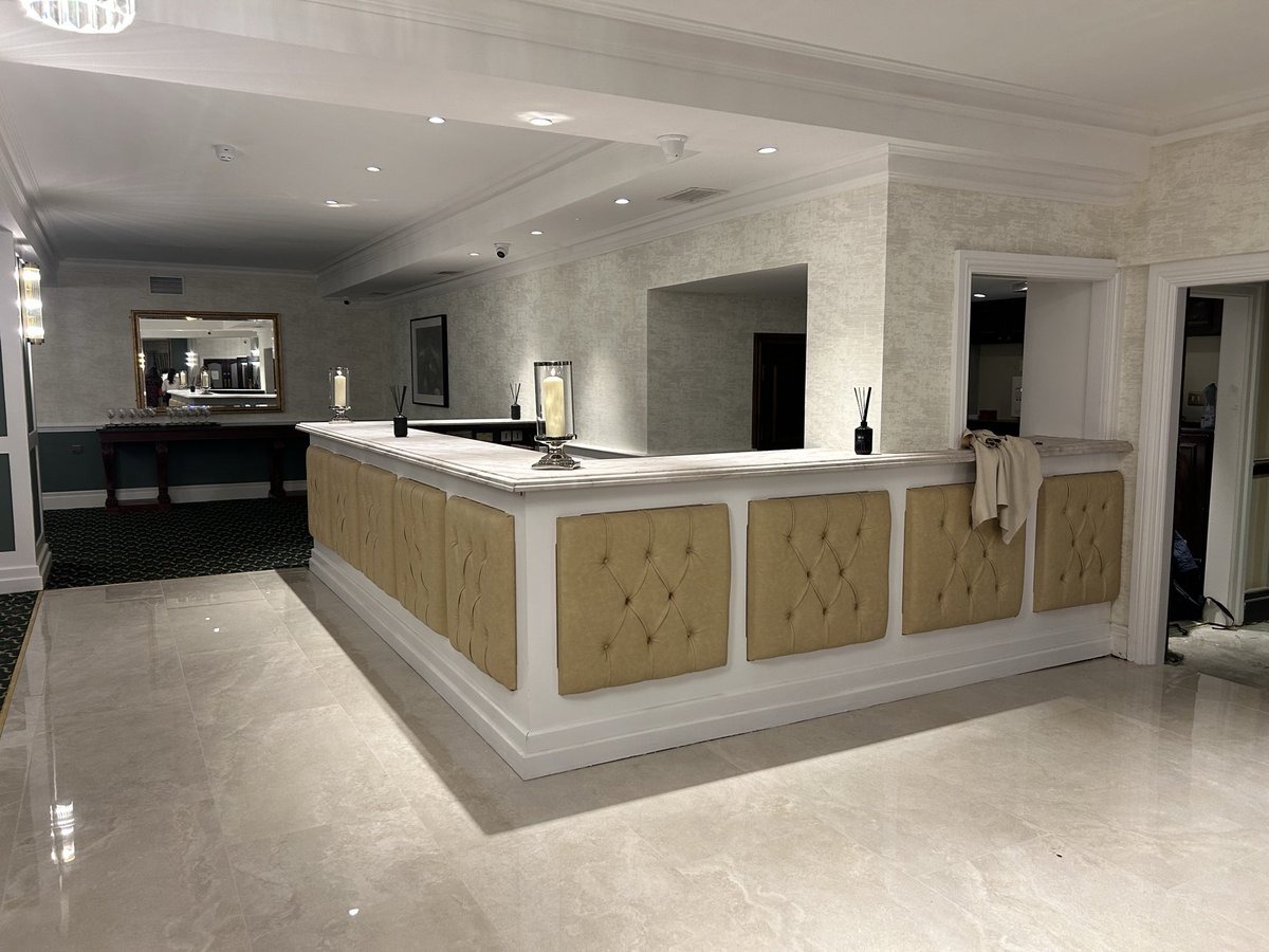 SenRobGallagher's tweet image. Fantastic to see the Nuremore Hotel in Carrickmacross @nuremoreestate back up and running again.
Councillor PJ O&apos;Hanlon and I were delighted to get a quick tour of all the facilities last night.
This is a great boost for the Carrickmacross and the entire region.🏨