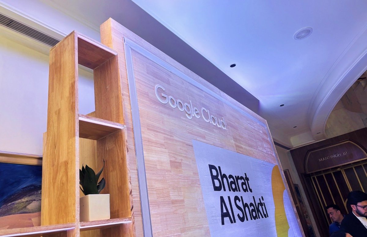 TechAI_Daily's tweet image. 🏗️ Google to Build $15B AI Mega‑Campus in India – Its Biggest Outside the U.S.
• Google commits $15 billion to build its first AI hub in Visakhapatnam, combining data centers, fiber, and clean energy
• Will be Google’s largest AI investment outside U.S.
• Aims to…