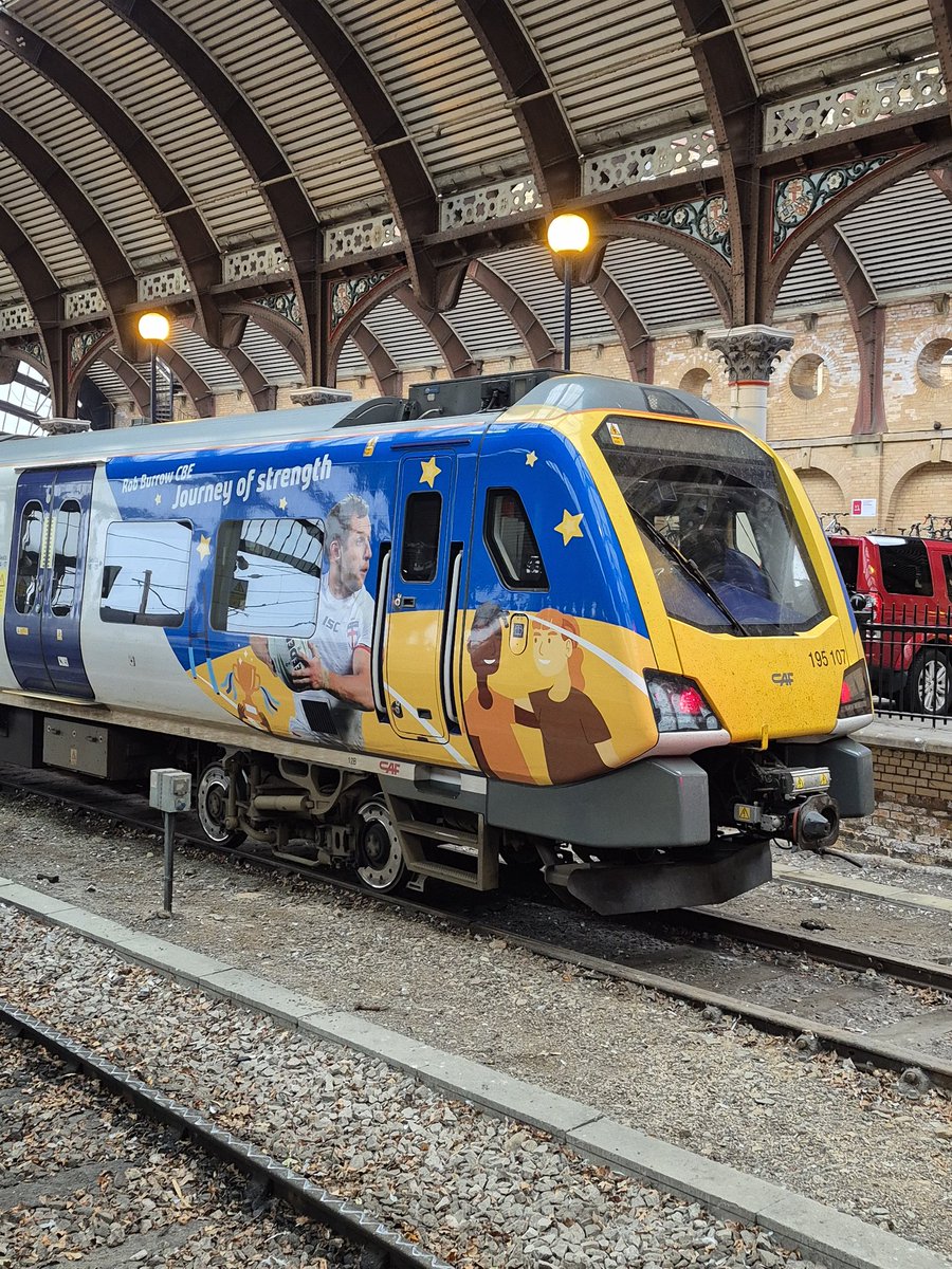Westfield113594's tweet image. 195 107 Rob Burrow CBE at York Railway Station 18th October 2025 #class195 #RobBurrow