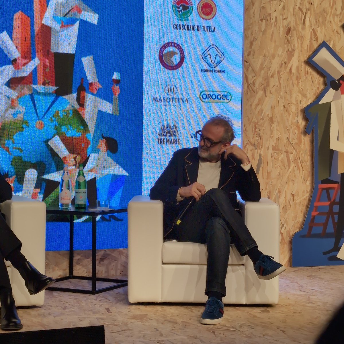 "Il cittadino che vive nel futuro è il signor Coraggioso. Il futuro è uno stato mentale" dice Massimo Bottura 
I dialoghi a C'è+ <a href="/IlGustoit/">Il Gusto</a> a #Bologna 
<a href="/ele_cozzella/">Eleonora Cozzella</a> <a href="/ScuderiaFerrari/">Scuderia Ferrari HP</a> <a href="/FanaticsFerrari/">Ferrari News 🐎</a> <a href="/Ferrari/">Ferrari</a>