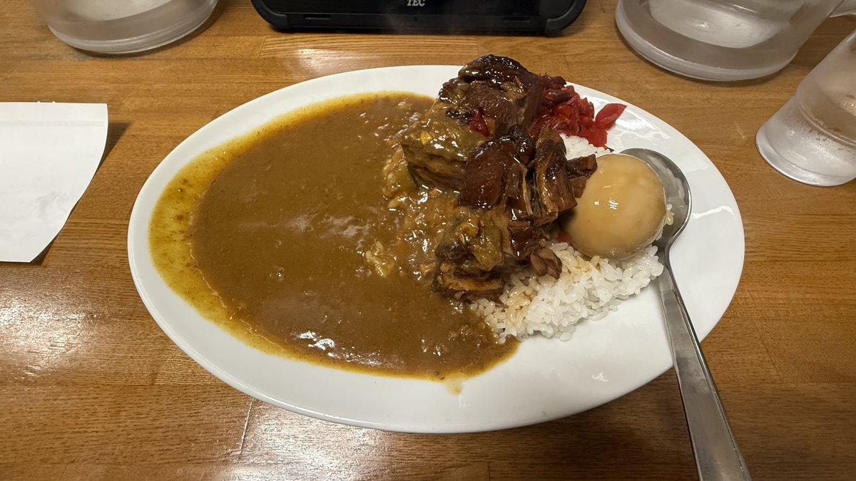 papapapipon's tweet image. ジャンカレー行ってきた。
ご飯少なめにしたけどまだ多い気がする。

ルーが少ないとかではないんだけど。。。
明日も行こうかな大好き