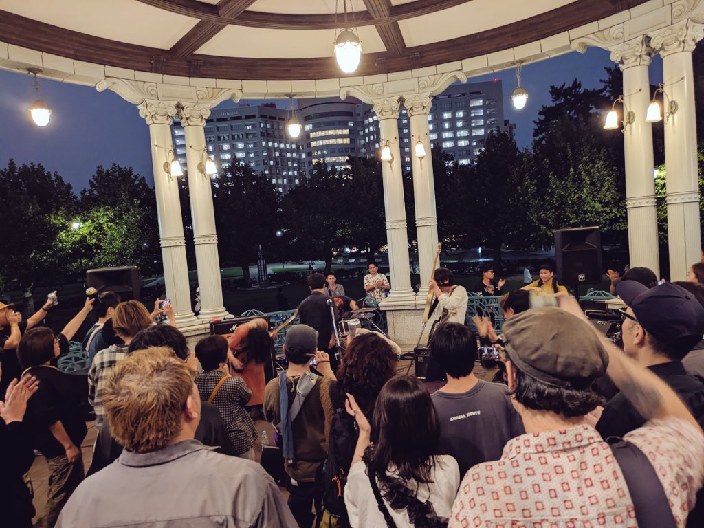 ばけばけばー！モーモールルギャバンの自主企画2006年あたりのVol.1に出てくれた奇跡のバンドだぞ。再会嬉しすぎちょちょギレ涙おっぱい