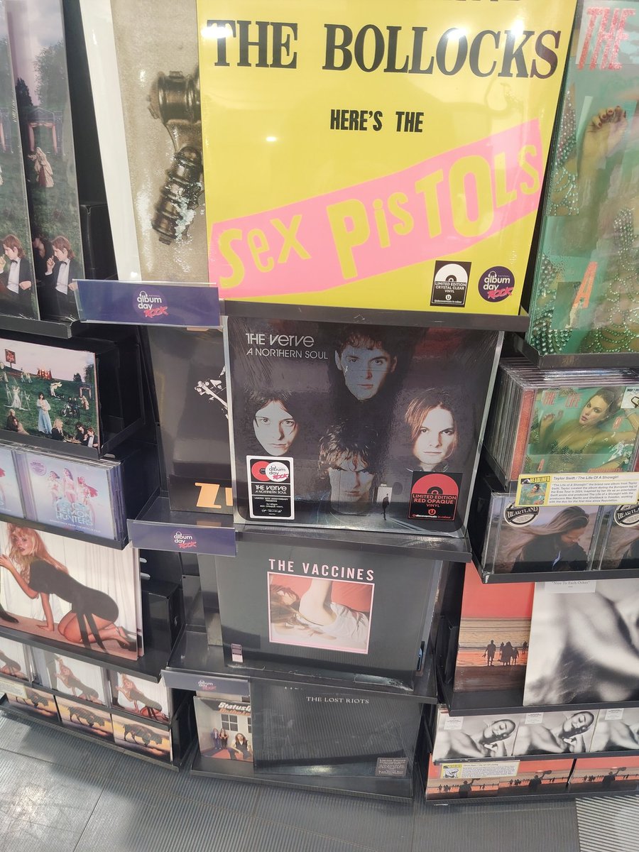 hmv Kettering tweet media