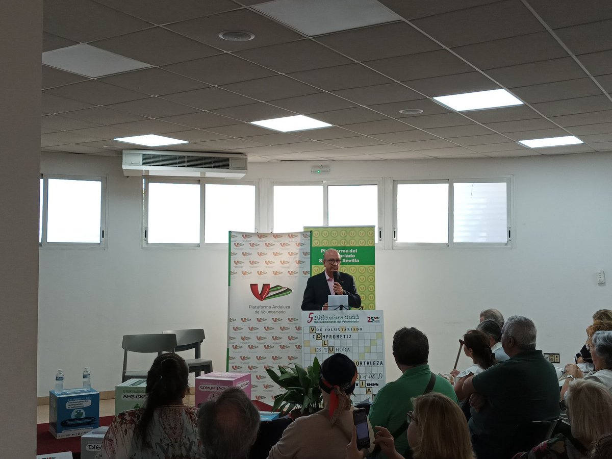 Comienza la 17ª Escuela Andaluza de Voluntariado
Intervienen: D. Antonio Fragero Presidente <a href="/phombresevilla/">Proyecto Hombre Sevilla</a> D. José Pedraza Presidente <a href="/PVSsevilla/">Plataforma del Voluntariado de Sevilla</a> Dña. Mª Luisa Cava Delegada de <a href="/IgualdadAND/">Inclusión Social, Juventud, Familias e Igualdad</a> y Armando Presidente <a href="/VoluntariadoPAV/">Plataforma Andaluza de Voluntariado</a>
#escuelavoluntariadoPAV25 #elvoluntariadoenelcentro
