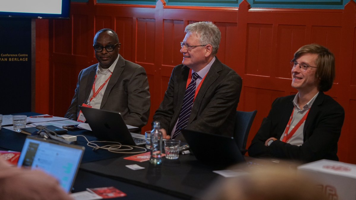 FEPS_Europe's tweet image. 🤖#Algorithmic management is deepening precarity, weakening labour, and stagnating wages—fueling far-right shifts. Recent AI advances facilitate the speeding up of work and increased exploitation, with negative effects on workers' physical and mental health.
How can…