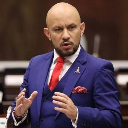 Tuiteros por Ecuador Rc 5 🇪🇨 (@tuiterosxec5) on Twitter photo <a href="/SoyCastillo593/">Andrés Castillo Maldonado</a> Ventaneros al gobierno de turno.
Mañana serás el detractor del propio ADN. que se puede esperar de un tipo como tú.
#LosCorruptosSiempreFueronEllos 👎 <a href="/SoyCastillo593/">Andrés Castillo Maldonado</a> Ventaneros al gobierno de turno.
Mañana serás el detractor del propio ADN. que se puede esperar de un tipo como tú.
#LosCorruptosSiempreFueronEllos 👎