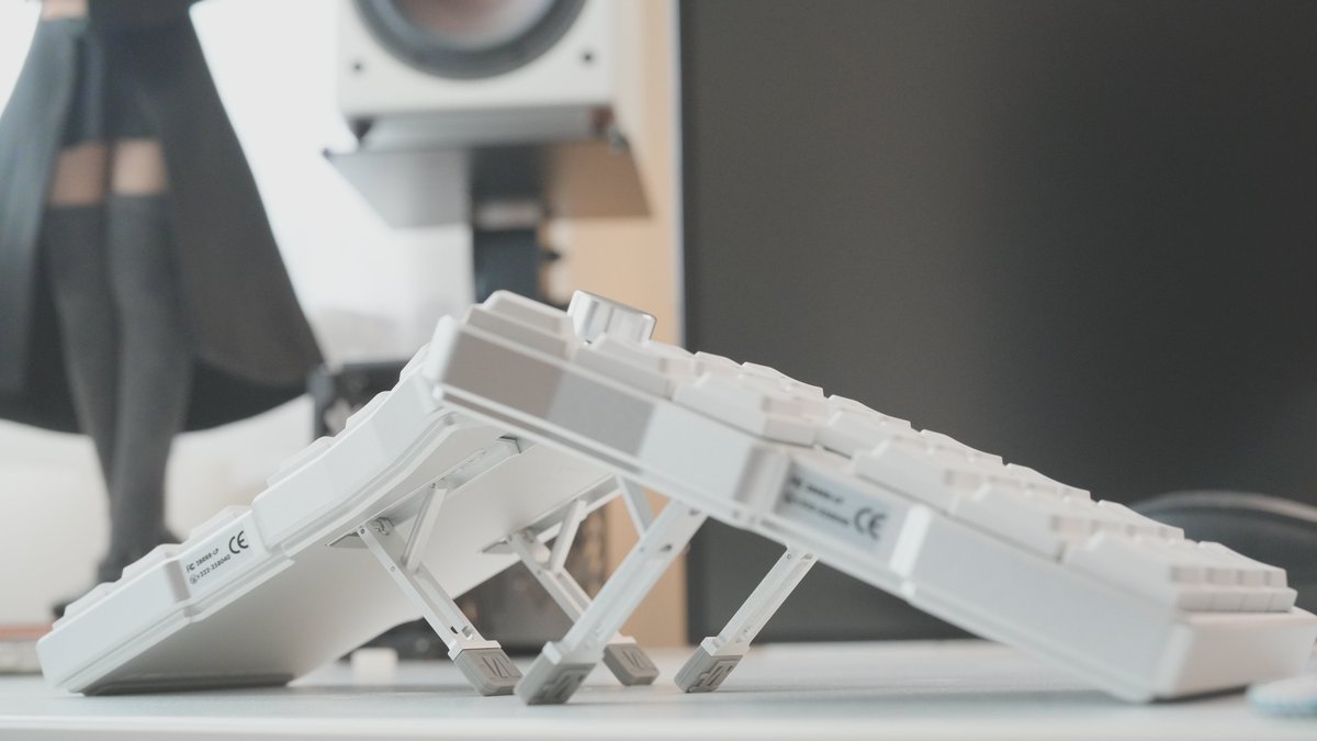 Cornix LP シルバー着弾! 完全無線分割キーボードいいっすね。期待した