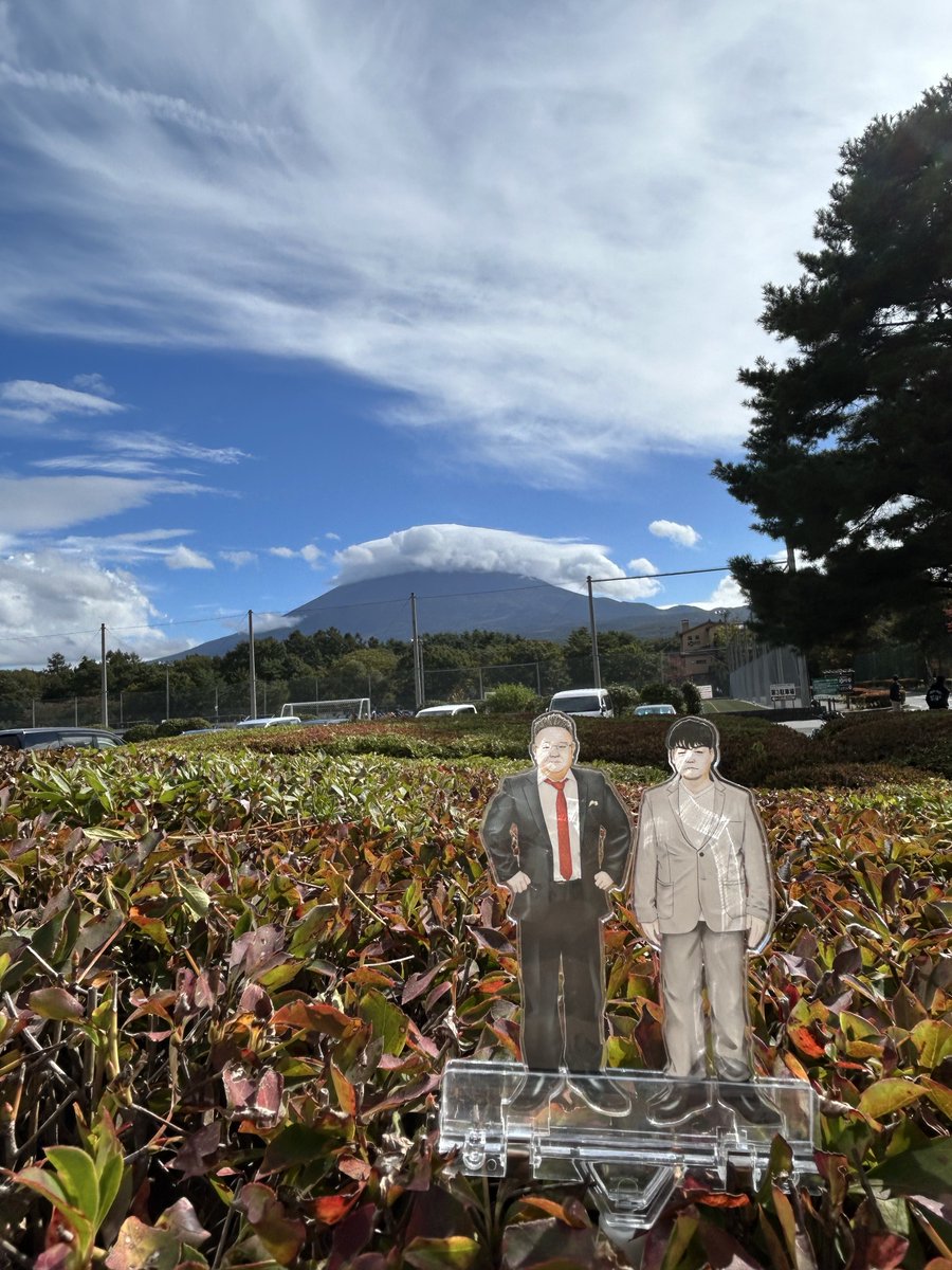 tabisurusand's tweet photo. 富士山見にきたぜ。 https://t.co/cQzrLh7Tfk