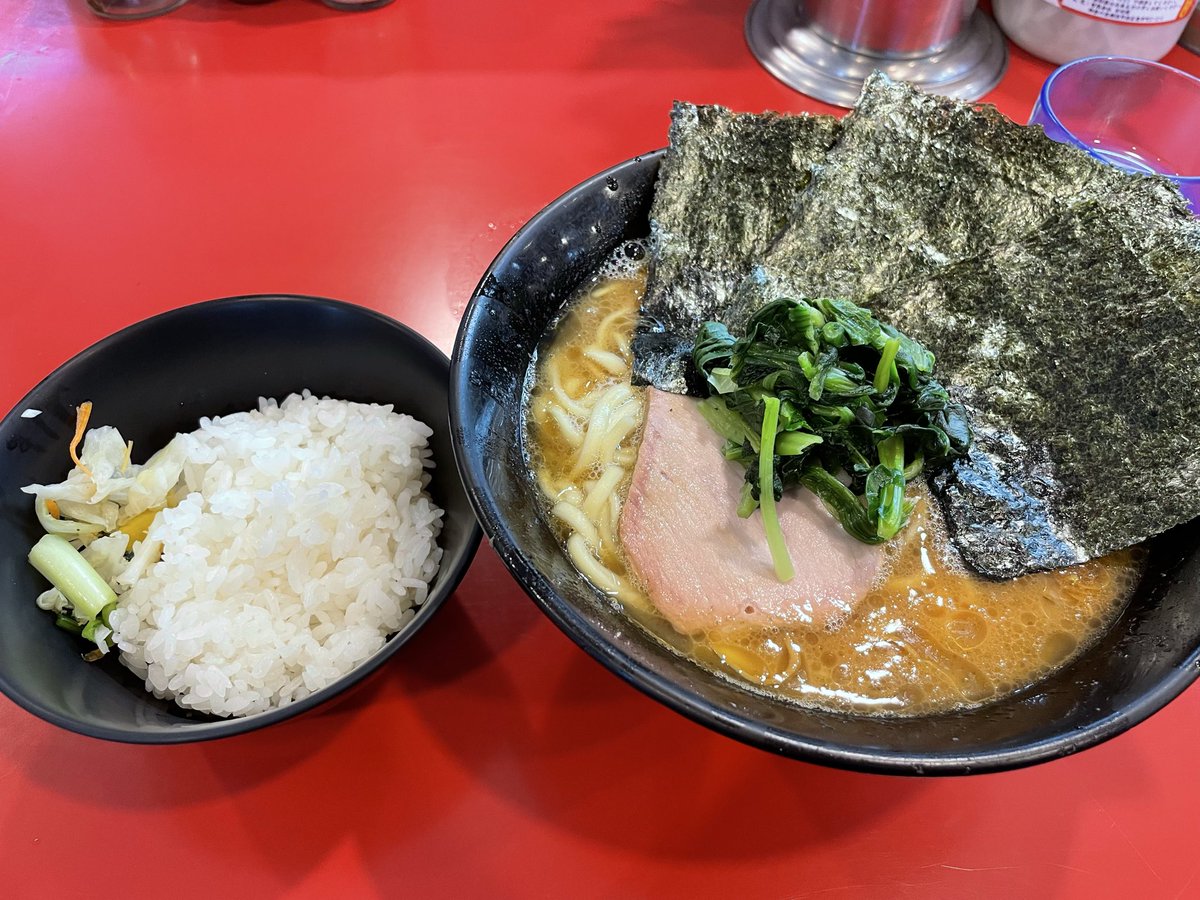 Galactts's tweet photo. @Donaldeeeee 
お前のおすすめ食ってきた
3時間待った甲斐あったわ https://t.co/HiTxgkq0Os