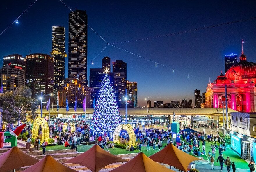 are you coming to Melbourne for Xmas 🎄🎅🎁 <a href="/kates_9999/">Profit With The Planets</a> 😍