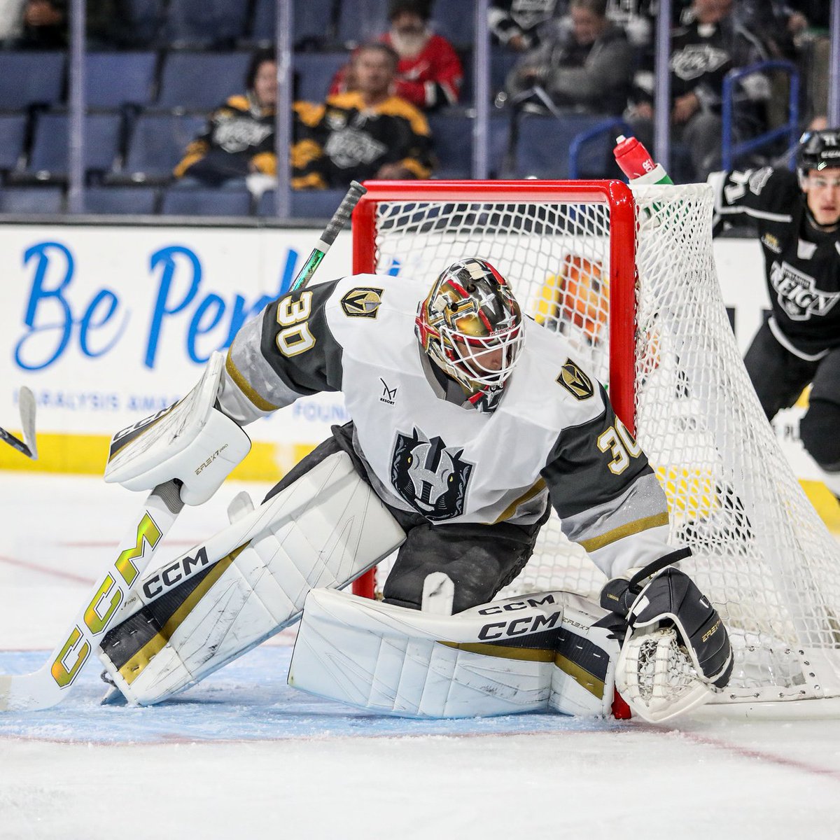 Henderson Silver Knights (@hsknights) on Twitter photo First win and first shutout of the season for Lindy💪😤
#ForgeTheKnight First win and first shutout of the season for Lindy💪😤
#ForgeTheKnight