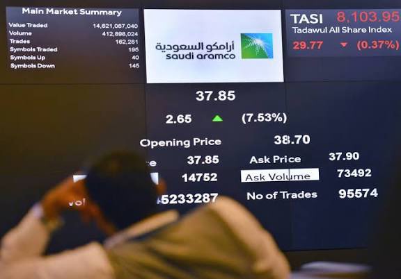 🔴🔴 العالم على حافة "أزمة نفط تاريخية" ..
وتحذير صريح من رئيس أرامكو

في مقابلة مع صحيفة فاينانشيال تايمز البريطانية،
أطلق المهندس أمين الناصر، رئيس أرامكو السعودية وكبير إدارييها التنفيذيين تحذيرات جديدة 👇

"نحن نتجه نحو أزمة في إمدادات النفط العالمية خلال السنوات المقبلة،