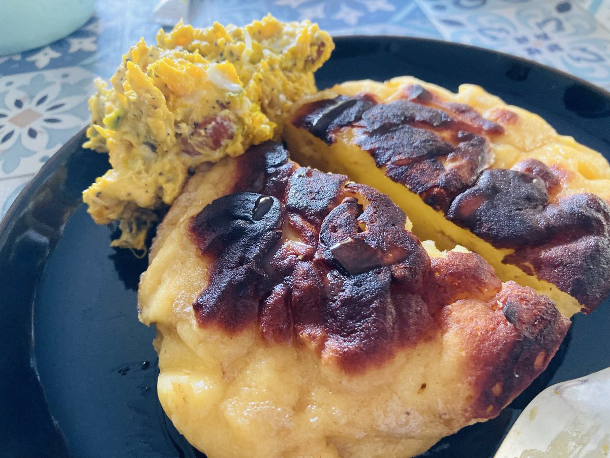 友人の朝食見ていたら無性にフレンチトースト食べたくなったんだけど
食パン無くて、でも外出もしたくなくて
インスタで見た絹豆腐と米粉で作るフレンチトースト試してみたら、モッチリだし腹持ち良くてうまぁ！！！また作ろ