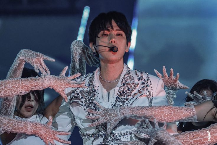 I vote for #2025MAMAVOTE #BAEKHYUN 

can we get at least 100 vote replies under this twt and 100 rt?🥺🤍