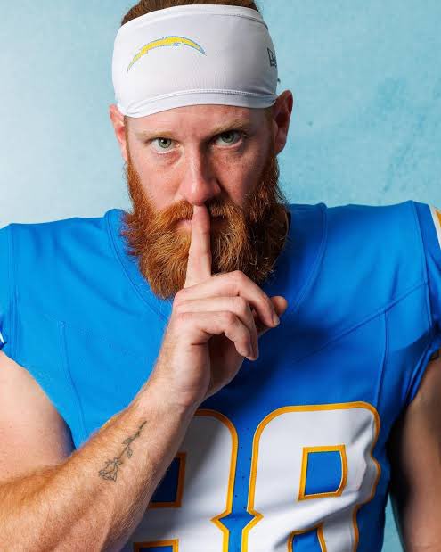 “Hayden Hurst isn’t real he can’t hurt you”

Hayden Hurst hiding in my closet: