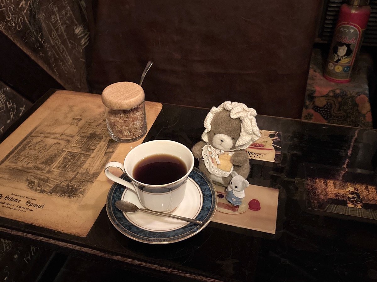 lovekagura_'s tweet image. 📍荻窪邪宗門
年内で移転すると噂の喫茶店☕️
壁には1970年の落書きがあったりものすごく歴史を感じるお店だった
ここが無くなってしまうなんてあまりにももったいない(T T)