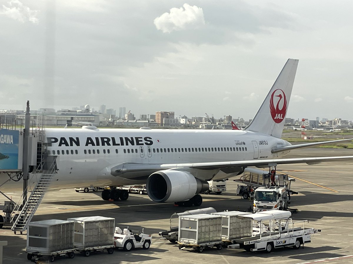 itsukaichi_engi's tweet photo. ✅🇯🇵広島(HIJ) ✈︎ 羽田(HND)
🟥B767-300ERの🟥JA613J(5回目)でF席一歩手前のclass J席でした。F席機内食提供時にはカーテンが仕切られる仕様で、前席がなかったので足元は広々でした。🟥JA613Jはこの後折り返しで旭川(ASJ)へ
#JA613J https://t.co/jejMZxnhhE