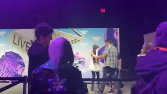 TheTrollRoblox's tweet image. I feel like that guy who assaulted Emiru was a plant by the leftist streamers.. Just the way they think this is 100% something they'd do.