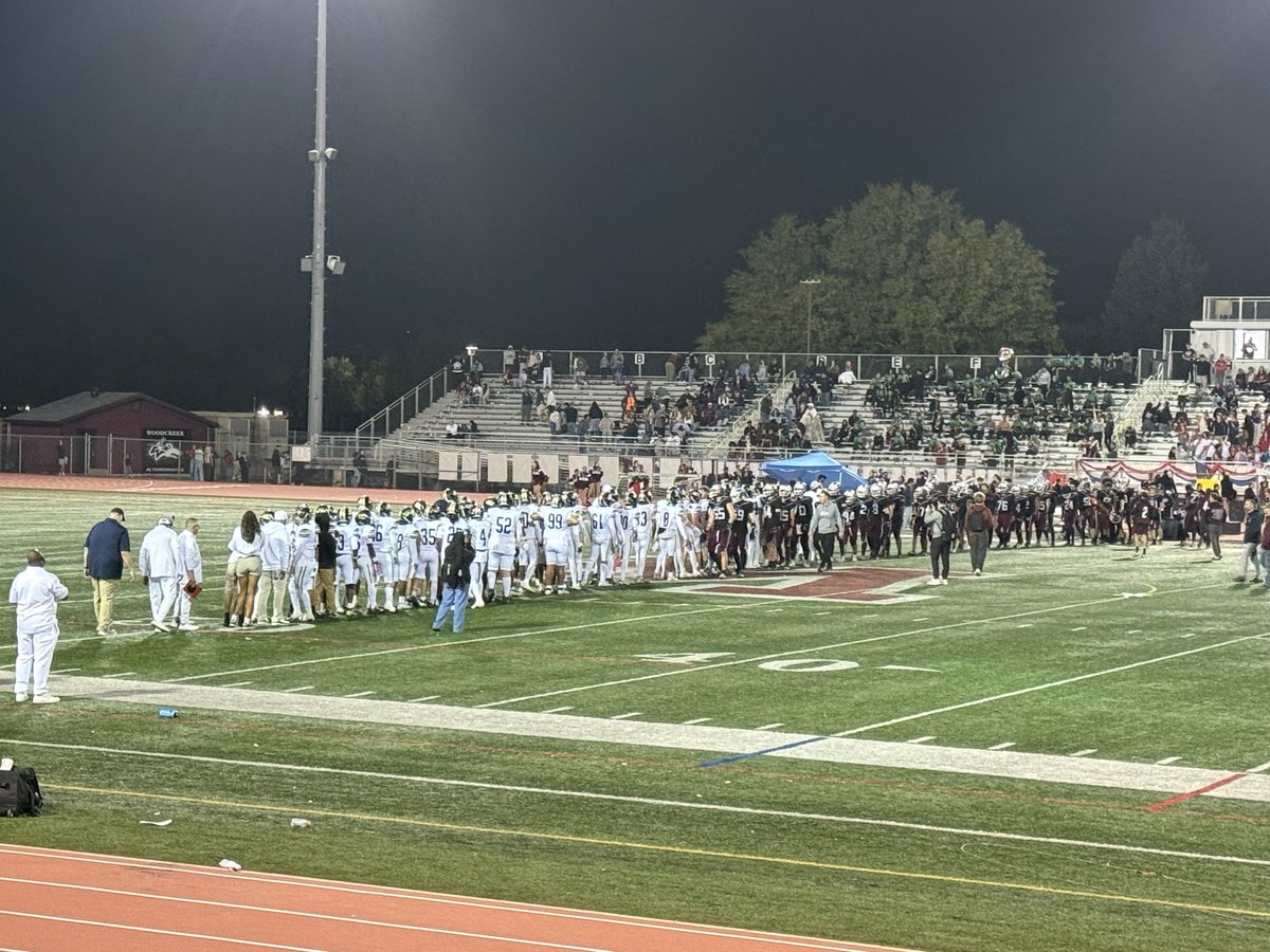 Final: Inderkum 38
Woodcreek 35 
Great game! Great crowd &amp; atmosphere! Both teams strong offensively &amp; played hearts out - Tiger field goal that bounced in off uprights was the difference! 
👏🏽👏🏽👏🏽 #waytogotigers <a href="/IHSTigerSports/">InderkumTigerSports</a> <a href="/Inderkum_FB/">@INDERKUMFB</a> <a href="/SacBee_JoeD/">Joe Davidson</a>