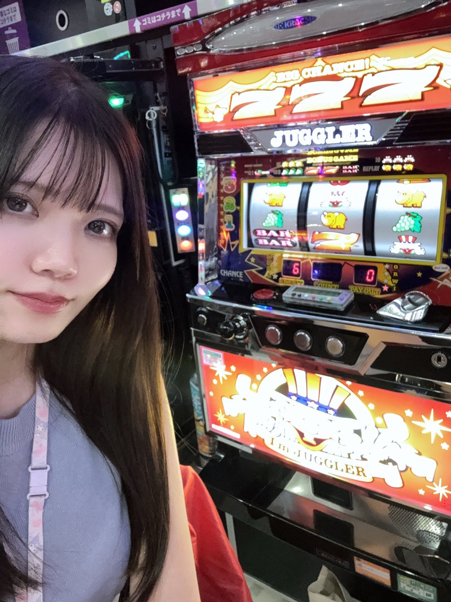 Tanuchan89's tweet photo. お昼戻ってます!
この沖ドキはハマりそうという謎の野生の勘が働き、仲良くなった常連さんの近くのアイムへ👍
#RICHTIME #PR https://t.co/KbdJV9NlJW